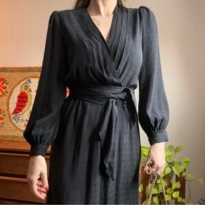 Elegant Navy 1980’s Navy Pleated Dress Size 6.